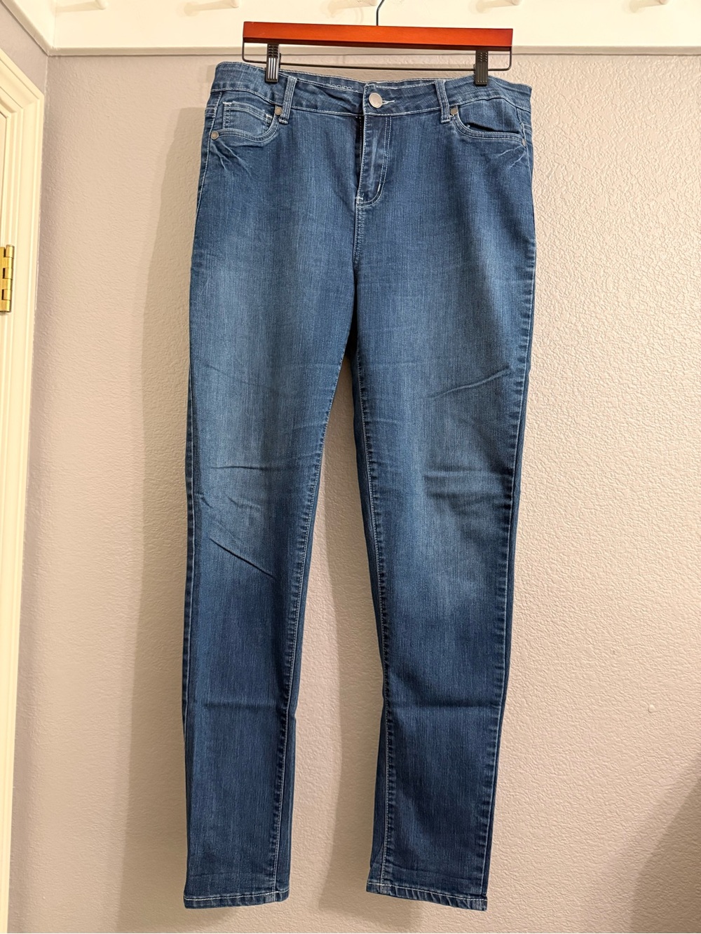 Avenue Medium Blue Skinny Jeans